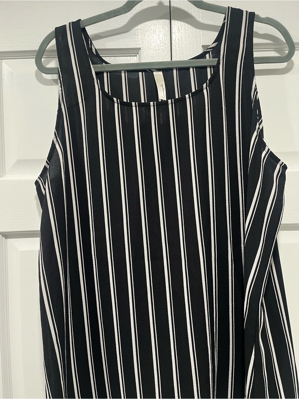 Black & White Vertical Stripe Sleeveless tank